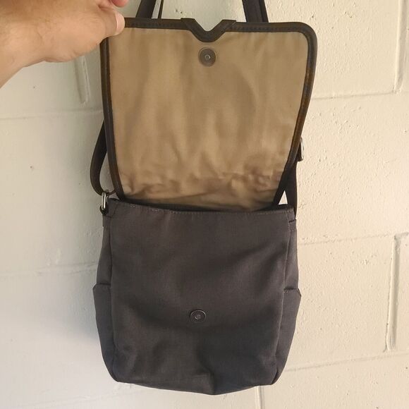 Tumi Mini Messenger / Cross Body Bag Gray Brown Trim EXCELLENT CONDITION! 10x8 - Picture 16 of 16